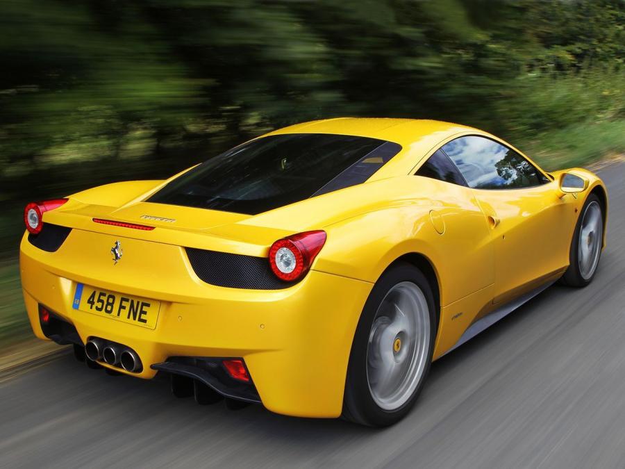  Ferrari 458 Italia 2009 года  (UK) (фото 6 из 21)
